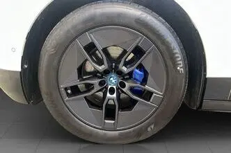 BMW iX, 102 kW, elekter, automaat, nelikvedu