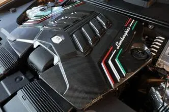Lamborghini Urus, 4.0, 490 kW, petrol, automatic, four-wheel drive