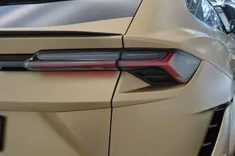 Lamborghini Urus, 4.0, 490 kW, petrol, automatic, four-wheel drive