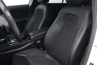 Mercedes-Benz A 180, 1.3, 100 kW, petrol, automatic, front-wheel drive