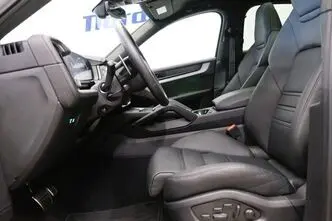 Porsche Cayenne, 4.0, 441 kW, plug-in hybrid, automatic, four-wheel drive