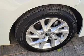 Toyota Corolla, 1.6, 97 kW, petrol, automatic, front-wheel drive