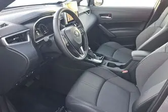 Toyota Corolla, 2.0, 98 kW, hybrid, automatic, front-wheel drive