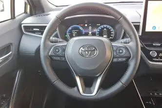 Toyota Corolla, 2.0, 98 kW, hybrid, automatic, front-wheel drive
