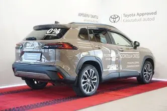 Toyota Corolla Cross, 2.0, 98 kW, гибрид, автомат, полный привод