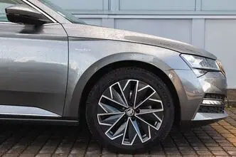 Škoda Superb, 158 kW, elekter, automaat