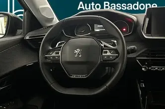 Peugeot 208, 1.2, 74 kW, bensiin, automaat, esivedu