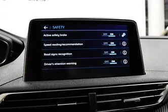 Peugeot 3008, дизель, автомат, передний привод