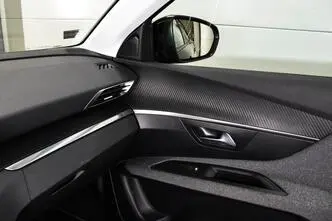 Peugeot 3008, бензин, автомат, передний привод