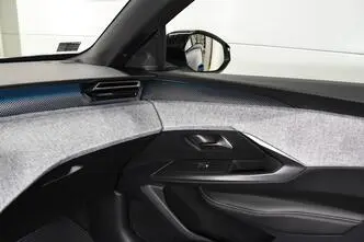Peugeot 3008, hübriid, automaat, esivedu