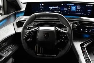 Peugeot 3008, hübriid, automaat, esivedu