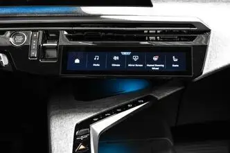 Peugeot 3008, hübriid, automaat, esivedu
