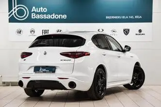 Alfa Romeo Stelvio, бензин, автомат, полный привод