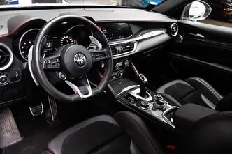 Alfa Romeo Stelvio, бензин, автомат, полный привод