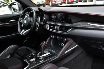Alfa Romeo Stelvio, бензин, автомат, полный привод