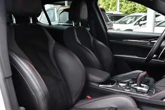 Alfa Romeo Stelvio, бензин, автомат, полный привод