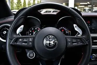 Alfa Romeo Stelvio, бензин, автомат, полный привод