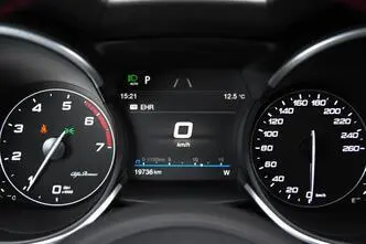 Alfa Romeo Stelvio, бензин, автомат, полный привод