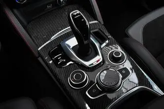 Alfa Romeo Stelvio, бензин, автомат, полный привод