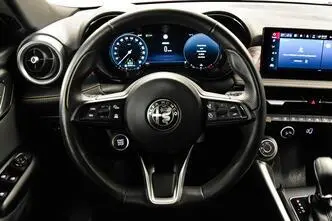Alfa Romeo Tonale, hübriid, automaat, esivedu