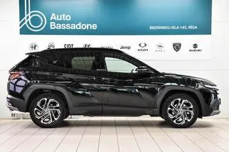 Hyundai Tucson, hybrid, automatic, four-wheel drive