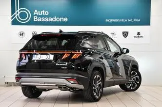 Hyundai Tucson, hybrid, automatic, four-wheel drive