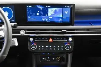 Hyundai Tucson, hybrid, automatic, four-wheel drive