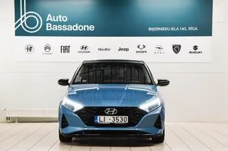 Hyundai i20, bensiin, automaat, esivedu