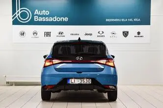 Hyundai i20, bensiin, automaat, esivedu