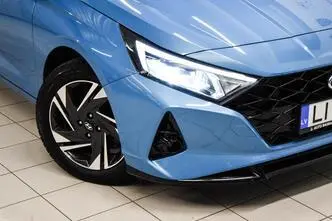 Hyundai i20, bensiin, automaat, esivedu