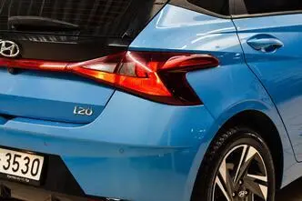 Hyundai i20, bensiin, automaat, esivedu