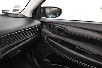 Hyundai i20, bensiin, automaat, esivedu