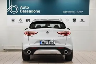 Alfa Romeo Stelvio, бензин, автомат, полный привод