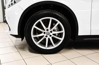 Alfa Romeo Stelvio, бензин, автомат, полный привод