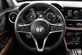 Alfa Romeo Stelvio, бензин, автомат, полный привод