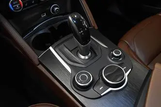 Alfa Romeo Stelvio, бензин, автомат, полный привод