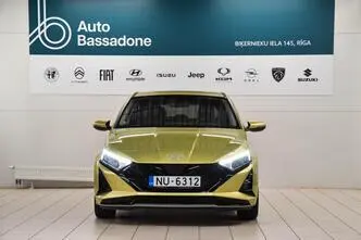 Hyundai i20, bensiin, automaat, esivedu