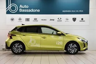 Hyundai i20, bensiin, automaat, esivedu