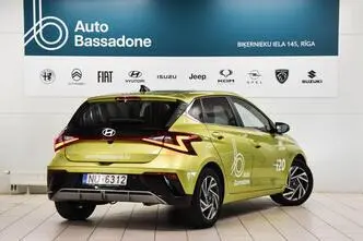 Hyundai i20, bensiin, automaat, esivedu