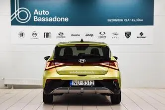 Hyundai i20, bensiin, automaat, esivedu