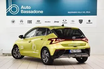 Hyundai i20, bensiin, automaat, esivedu