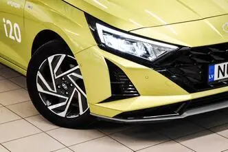 Hyundai i20, bensiin, automaat, esivedu