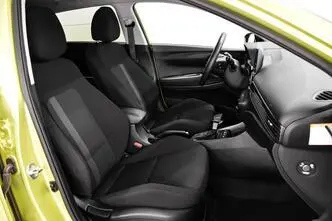 Hyundai i20, bensiin, automaat, esivedu
