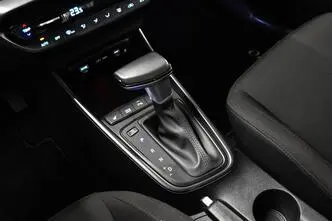 Hyundai i20, bensiin, automaat, esivedu