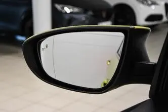 Hyundai i20, bensiin, automaat, esivedu