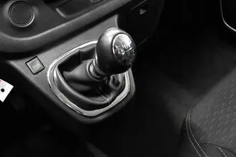 Opel Vivaro, дизель, механическая, передний привод