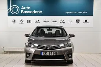 Toyota Corolla, bensiin, manuaal