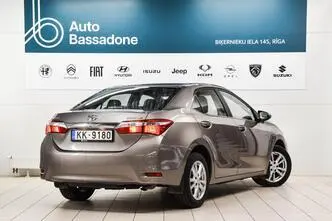 Toyota Corolla, bensiin, manuaal