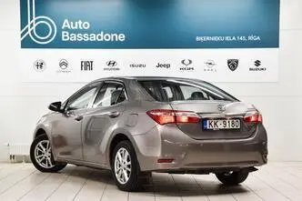 Toyota Corolla, bensiin, manuaal