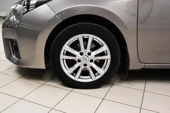 Toyota Corolla, bensiin, manuaal